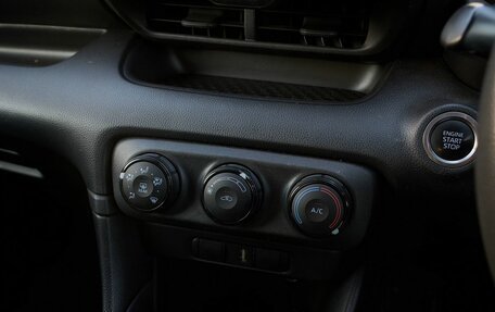 Toyota Yaris, 2020 год, 1 180 000 рублей, 11 фотография