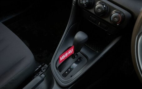 Toyota Yaris, 2020 год, 1 180 000 рублей, 10 фотография