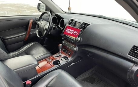 Toyota Highlander III, 2013 год, 2 487 000 рублей, 10 фотография