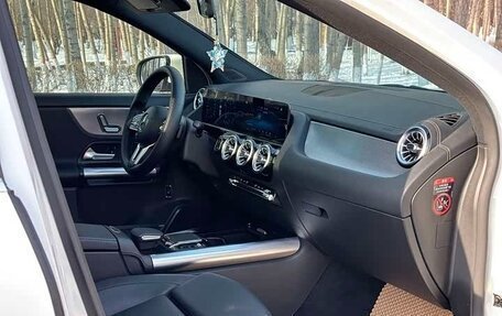 Mercedes-Benz GLA, 2021 год, 2 650 000 рублей, 14 фотография