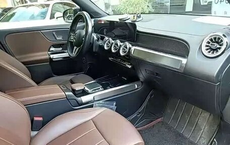 Mercedes-Benz GLB, 2022 год, 2 800 000 рублей, 8 фотография