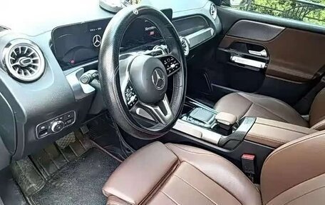 Mercedes-Benz GLB, 2022 год, 2 800 000 рублей, 7 фотография