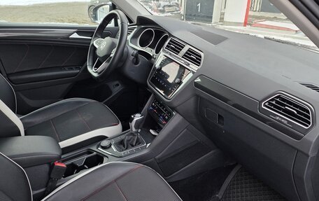 Volkswagen Tiguan II, 2021 год, 3 850 000 рублей, 6 фотография