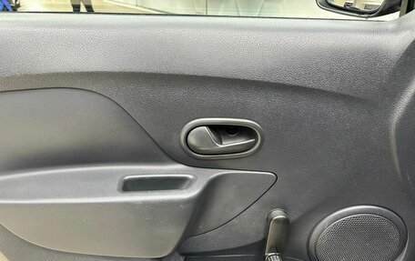 Renault Logan II, 2018 год, 685 000 рублей, 15 фотография