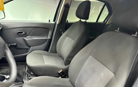 Renault Logan II, 2018 год, 685 000 рублей, 12 фотография