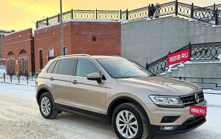 Volkswagen Tiguan II, 2018 год, 2 590 000 рублей, 9 фотография