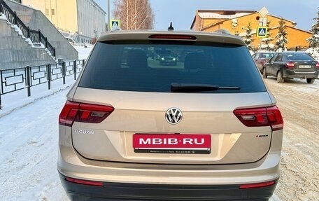 Volkswagen Tiguan II, 2018 год, 2 590 000 рублей, 7 фотография