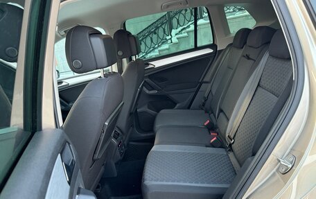 Volkswagen Tiguan II, 2018 год, 2 590 000 рублей, 24 фотография