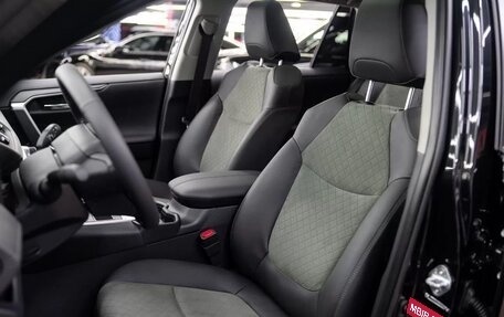 Toyota RAV4, 2025 год, 4 300 000 рублей, 16 фотография