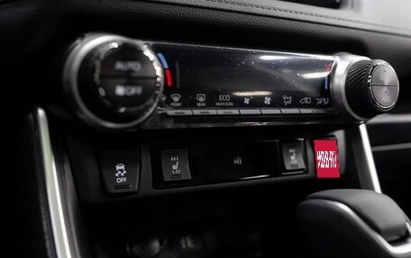 Toyota RAV4, 2025 год, 4 300 000 рублей, 26 фотография