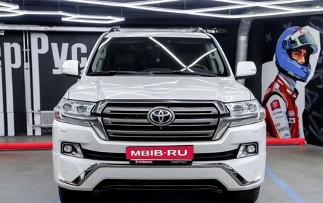 Toyota Land Cruiser 200, 2017 год, 5 150 000 рублей, 2 фотография