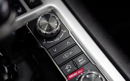 Toyota Land Cruiser 200, 2017 год, 5 150 000 рублей, 19 фотография