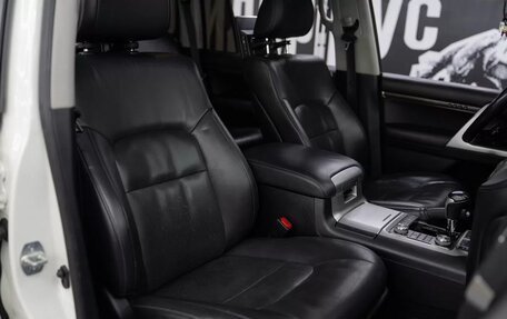 Toyota Land Cruiser 200, 2017 год, 5 150 000 рублей, 30 фотография