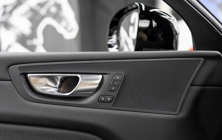 Volvo XC60 II, 2025 год, 6 340 000 рублей, 33 фотография