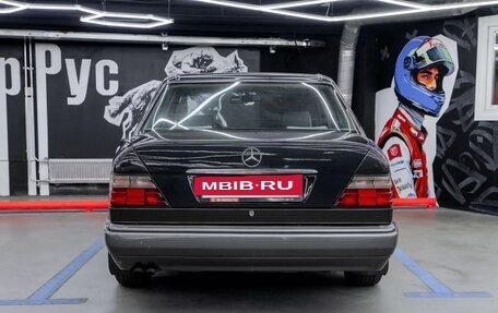 Mercedes-Benz E-Класс, 1993 год, 595 000 рублей, 4 фотография