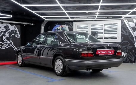 Mercedes-Benz E-Класс, 1993 год, 595 000 рублей, 6 фотография