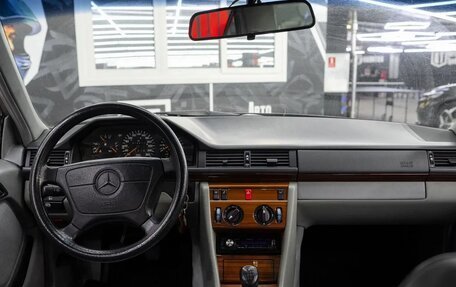 Mercedes-Benz E-Класс, 1993 год, 595 000 рублей, 21 фотография