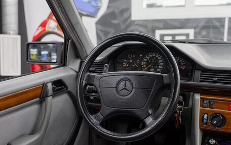 Mercedes-Benz E-Класс, 1993 год, 595 000 рублей, 23 фотография