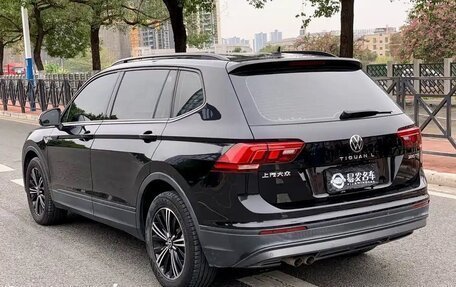 Volkswagen Tiguan II, 2021 год, 1 750 000 рублей, 4 фотография