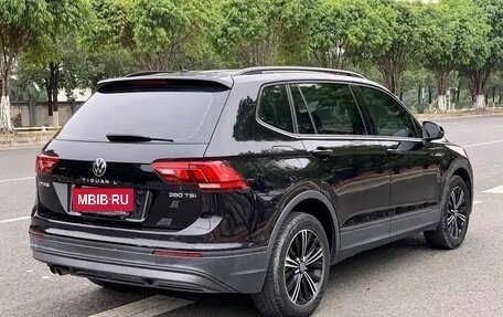 Volkswagen Tiguan II, 2021 год, 1 750 000 рублей, 6 фотография