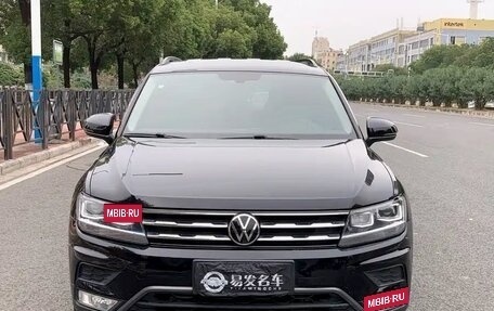 Volkswagen Tiguan II, 2021 год, 1 750 000 рублей, 2 фотография