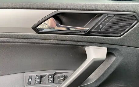 Volkswagen Tiguan II, 2021 год, 1 750 000 рублей, 15 фотография