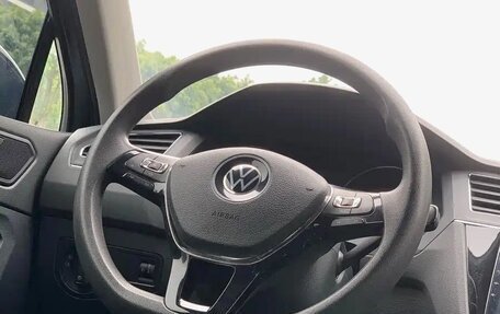 Volkswagen Tiguan II, 2021 год, 1 750 000 рублей, 19 фотография