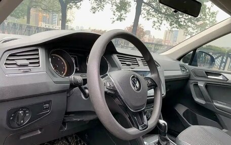 Volkswagen Tiguan II, 2021 год, 1 750 000 рублей, 17 фотография