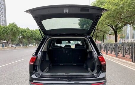 Volkswagen Tiguan II, 2021 год, 1 750 000 рублей, 26 фотография