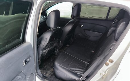 Renault Sandero II рестайлинг, 2016 год, 650 000 рублей, 2 фотография