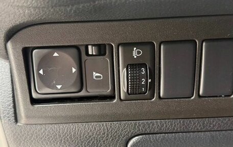 Nissan Note II рестайлинг, 2010 год, 650 000 рублей, 14 фотография