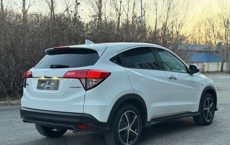Honda Vezel, 2022 год, 1 750 000 рублей, 4 фотография
