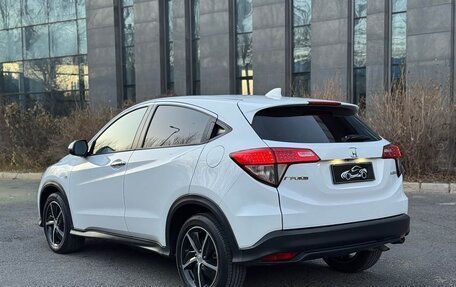 Honda Vezel, 2022 год, 1 750 000 рублей, 6 фотография