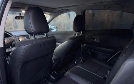 Honda Vezel, 2022 год, 1 750 000 рублей, 8 фотография