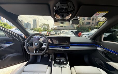 BMW 5 серия, 2023 год, 7 000 000 рублей, 7 фотография