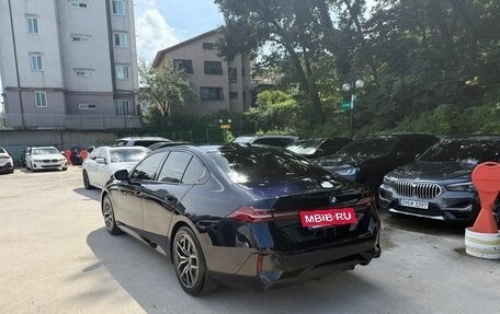 BMW 5 серия, 2023 год, 7 000 000 рублей, 3 фотография