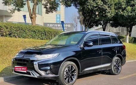 Mitsubishi Outlander III рестайлинг 3, 2021 год, 1 900 000 рублей, 1 фотография