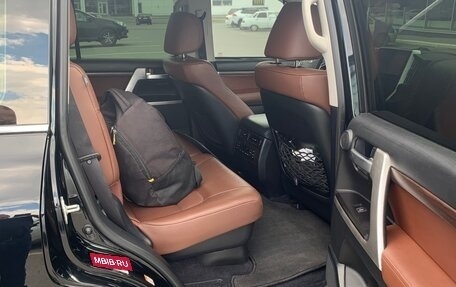 Toyota Land Cruiser 200, 2016 год, 6 300 000 рублей, 1 фотография