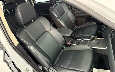 Mitsubishi Outlander III рестайлинг 3, 2021 год, 2 000 000 рублей, 18 фотография