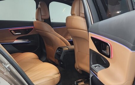 Mercedes-Benz E-Класс, 2025 год, 19 фотография