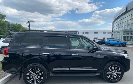 Toyota Land Cruiser 200, 2016 год, 6 300 000 рублей, 3 фотография