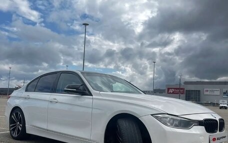 BMW 3 серия, 2011 год, 1 200 000 рублей, 9 фотография