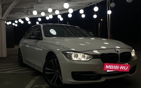 BMW 3 серия, 2011 год, 1 200 000 рублей, 12 фотография