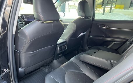 Toyota Camry, 2021 год, 3 099 000 рублей, 9 фотография