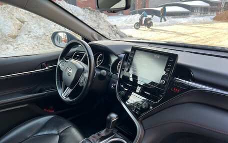 Toyota Camry, 2021 год, 3 099 000 рублей, 10 фотография