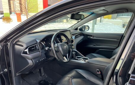 Toyota Camry, 2021 год, 3 099 000 рублей, 6 фотография