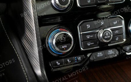 GMC Yukon IV, 2022 год, 9 450 000 рублей, 13 фотография