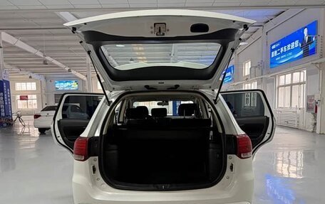 Mitsubishi Outlander III рестайлинг 3, 2022 год, 2 050 000 рублей, 9 фотография