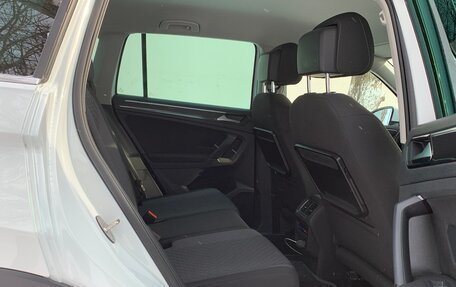 Volkswagen Tiguan II, 2016 год, 2 750 000 рублей, 30 фотография