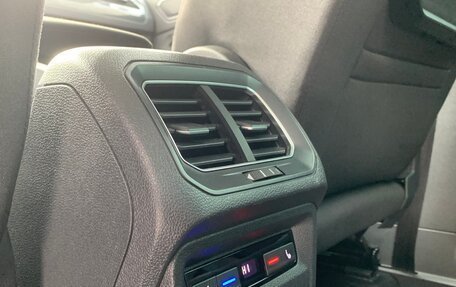 Volkswagen Tiguan II, 2016 год, 2 750 000 рублей, 32 фотография